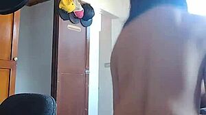 Young woman can’t stop cumming in this amateur video