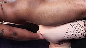 Tattooed beauty moans as she gets penetrated