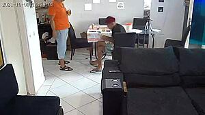 Amateur Latina teen gives blowjob to Brinquedo ator